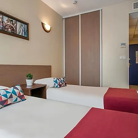 Appart'city Classic Centre 3* נים
